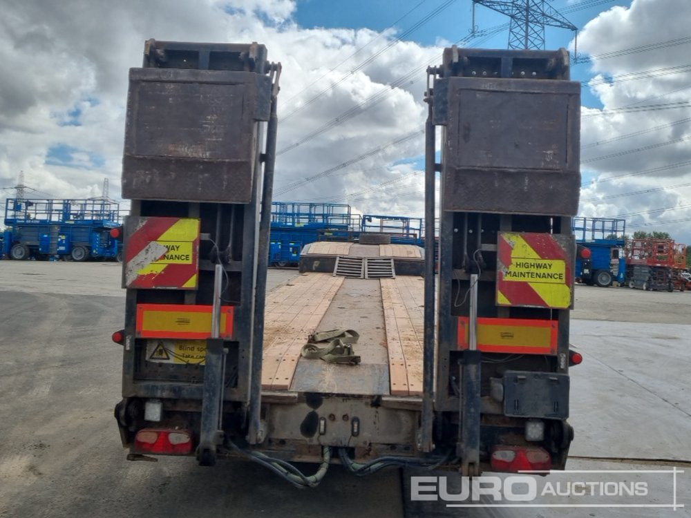 2008 Kassbohrer Tri Axle Step Frame Low Loader Trailer, Outriggers, Hydraulic Flip Toe Ramps. - Semirremolque góndola rebajadas: foto 4 2008 Kassbohrer Tri Axle Step Frame Low Loader Trailer, Outriggers, Hydraulic Flip Toe Ramps. - Semirremolque góndola rebajadas: foto 4