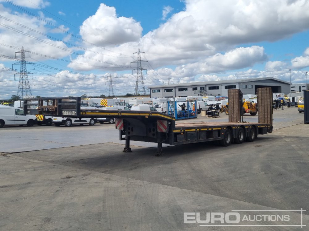 2008 Kassbohrer Tri Axle Step Frame Low Loader Trailer, Outriggers, Hydraulic Flip Toe Ramps. - Semirremolque góndola rebajadas: foto 1 2008 Kassbohrer Tri Axle Step Frame Low Loader Trailer, Outriggers, Hydraulic Flip Toe Ramps. - Semirremolque góndola rebajadas: foto 1