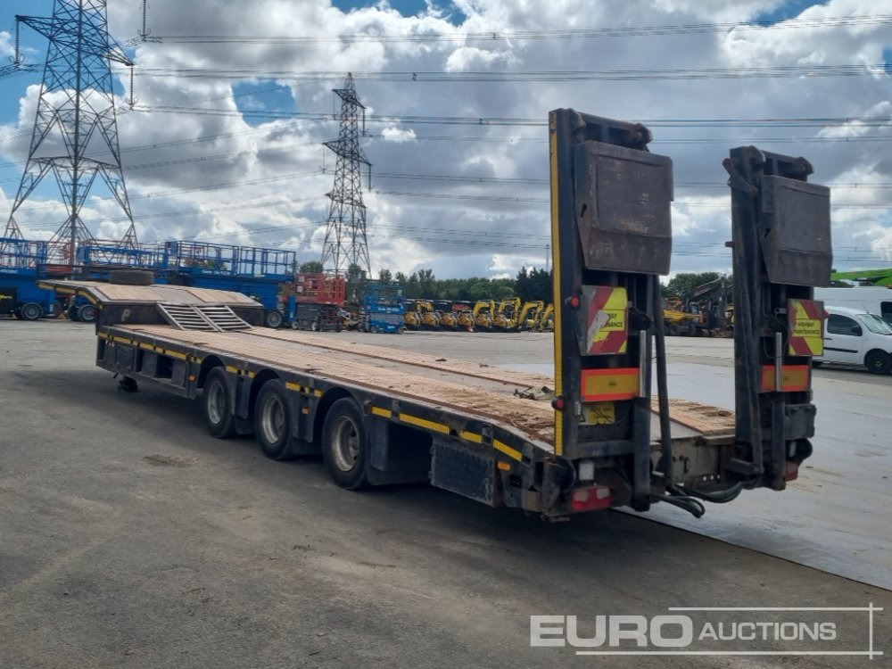 2008 Kassbohrer Tri Axle Step Frame Low Loader Trailer, Outriggers, Hydraulic Flip Toe Ramps. - Semirremolque góndola rebajadas: foto 3 2008 Kassbohrer Tri Axle Step Frame Low Loader Trailer, Outriggers, Hydraulic Flip Toe Ramps. - Semirremolque góndola rebajadas: foto 3