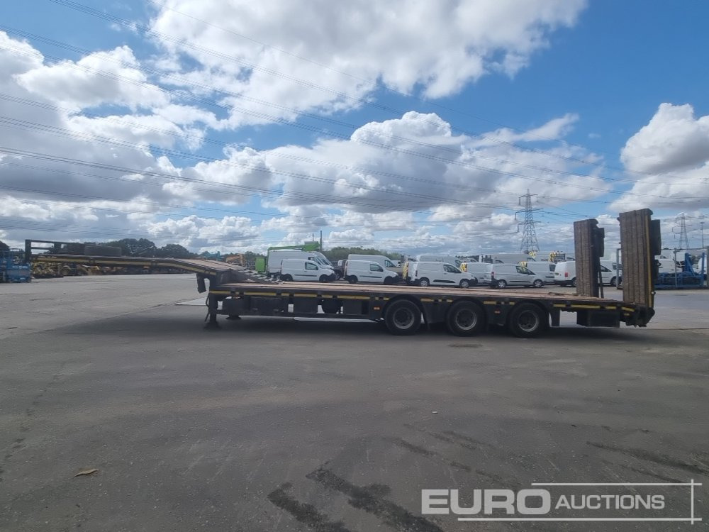 2008 Kassbohrer Tri Axle Step Frame Low Loader Trailer, Outriggers, Hydraulic Flip Toe Ramps. - Semirremolque góndola rebajadas: foto 2 2008 Kassbohrer Tri Axle Step Frame Low Loader Trailer, Outriggers, Hydraulic Flip Toe Ramps. - Semirremolque góndola rebajadas: foto 2