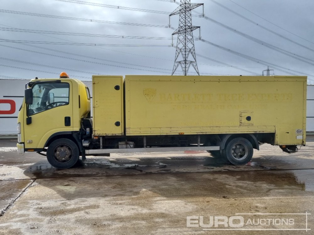 2009 Isuzu NPR-7 - Camión caja cerrada: foto 2 2009 Isuzu NPR-7 - Camión caja cerrada: foto 2