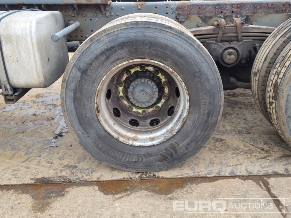 Camión chasis 2009 Iveco AD340: foto 11