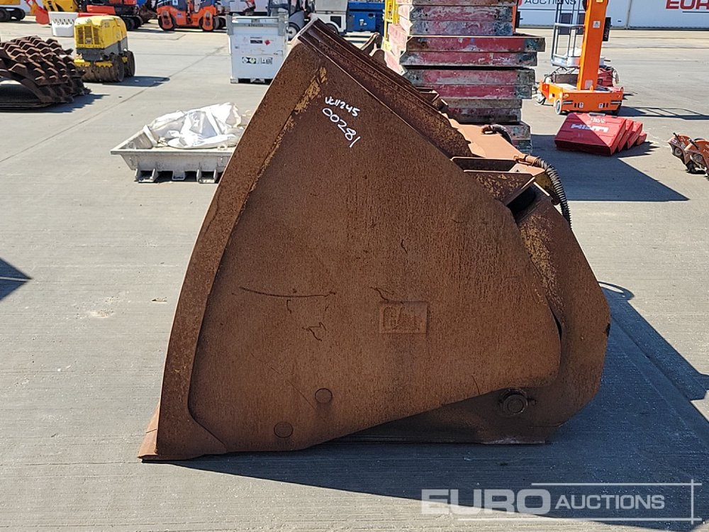 2010 CAT 108" Hydraulic Hi Tip Bucket to suit Wheeled Loader - Cazo: foto 2 2010 CAT 108" Hydraulic Hi Tip Bucket to suit Wheeled Loader - Cazo: foto 2