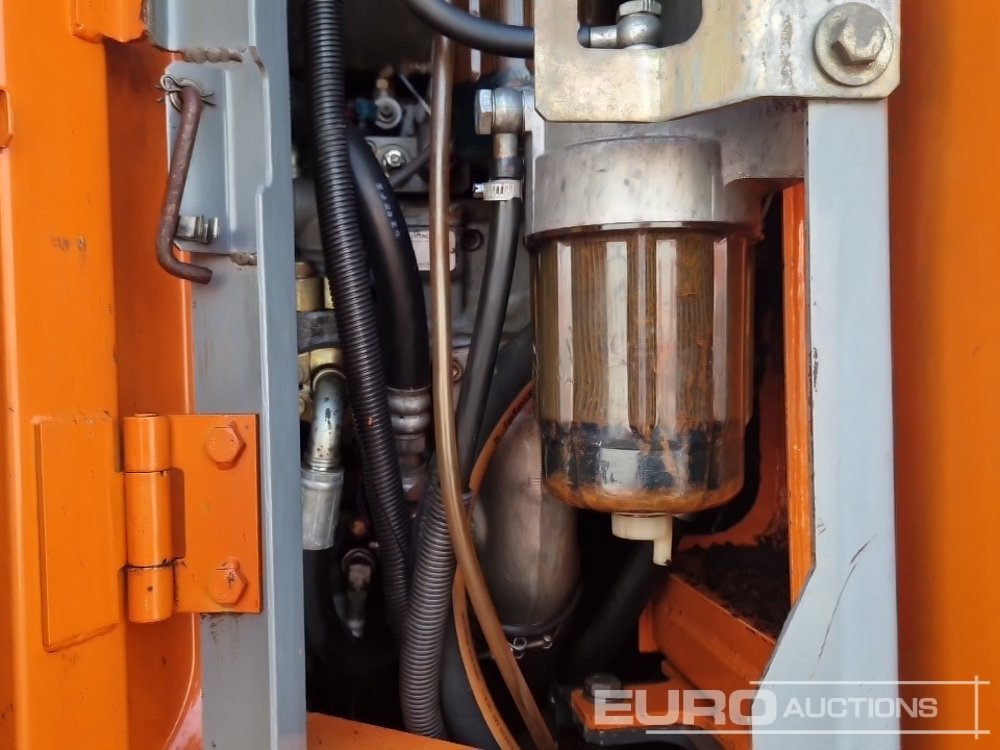 Excavadora de cadenas 2010 Hitachi ZX225USLC-3: foto 42 Excavadora de cadenas 2010 Hitachi ZX225USLC-3: foto 42