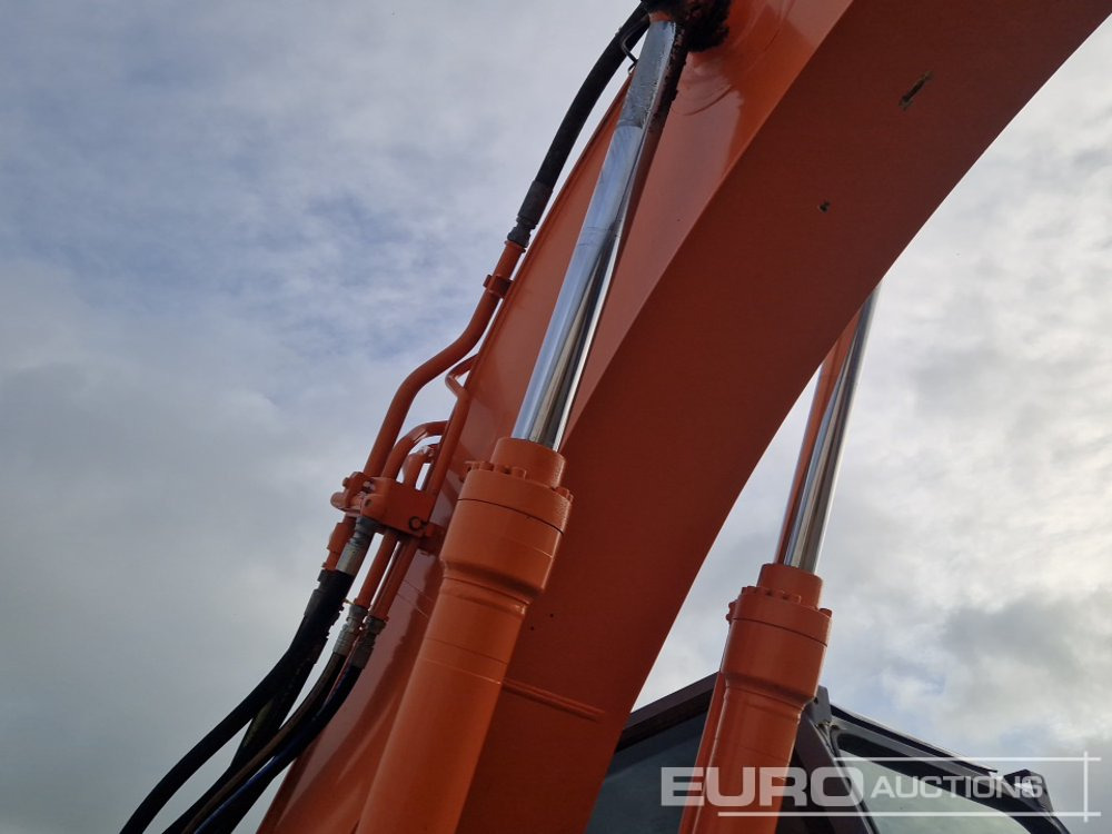 Excavadora de cadenas 2010 Hitachi ZX225USLC-3: foto 18 Excavadora de cadenas 2010 Hitachi ZX225USLC-3: foto 18