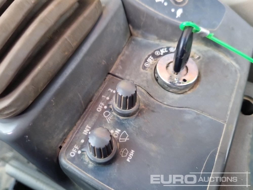 Excavadora de cadenas 2010 Hitachi ZX225USLC-3: foto 44 Excavadora de cadenas 2010 Hitachi ZX225USLC-3: foto 44