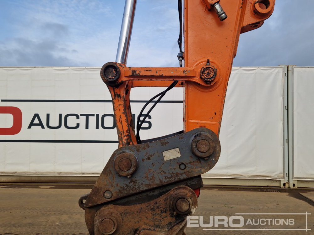 Excavadora de cadenas 2010 Hitachi ZX225USLC-3: foto 10 Excavadora de cadenas 2010 Hitachi ZX225USLC-3: foto 10