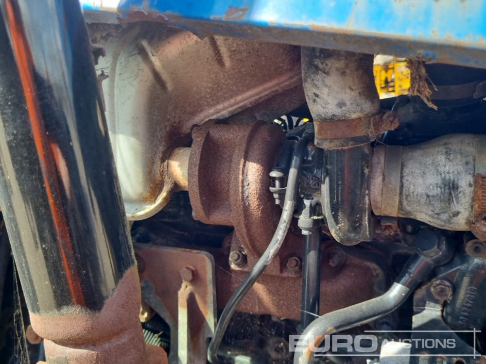 Tractor 2012 New Holland 2WD Tractor, Spool Valve (No Drive): foto 23