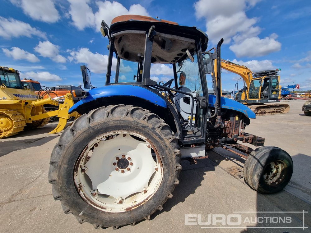 Tractor 2012 New Holland 2WD Tractor, Spool Valve (No Drive): foto 6