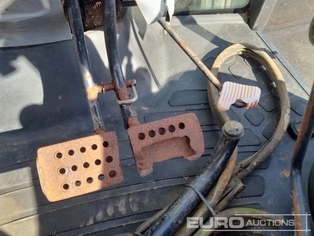 Tractor 2012 New Holland 2WD Tractor, Spool Valve (No Drive): foto 27