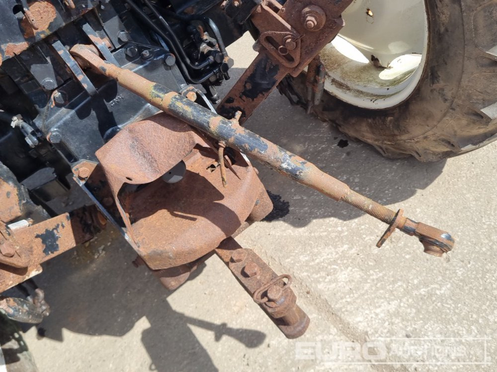 Tractor 2012 New Holland 2WD Tractor, Spool Valve (No Drive): foto 16