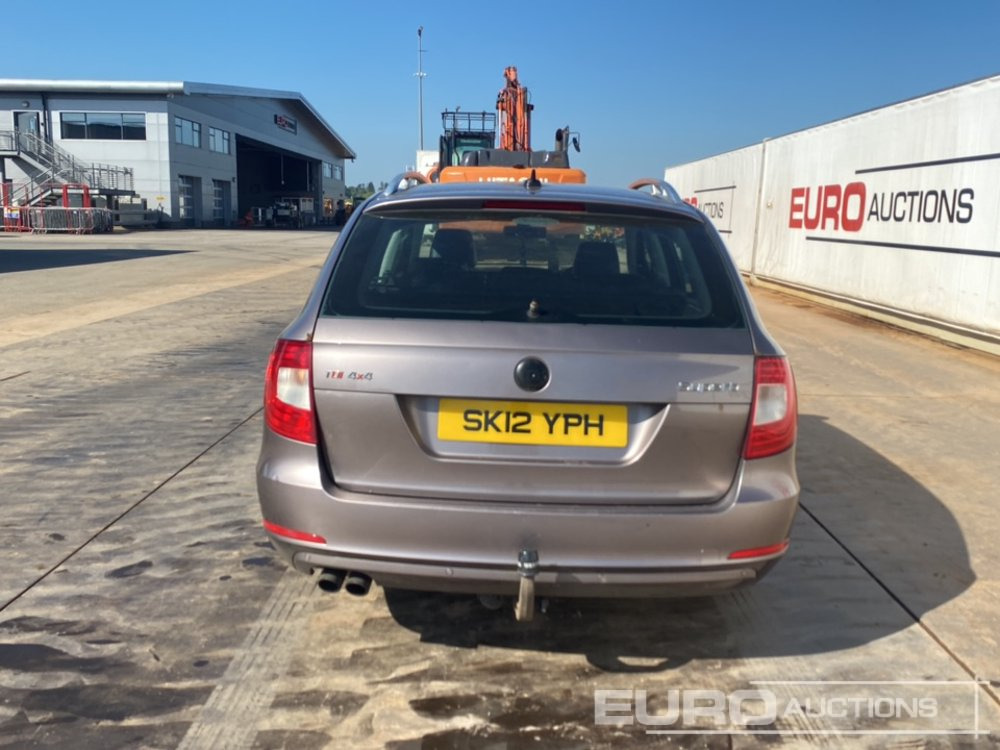 2012 Skoda Superb - Coche: foto 4 2012 Skoda Superb - Coche: foto 4
