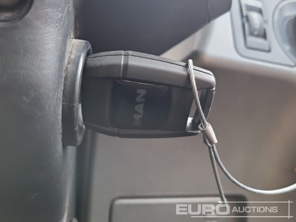 Camión portacontenedor de cadenas 2013 MAN TGS26.480: foto 41