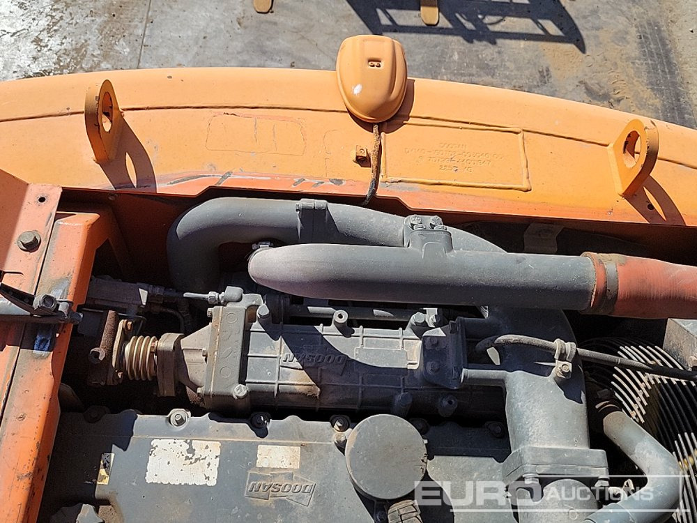Excavadora de cadenas 2014 Doosan DX140LC-3: foto 37