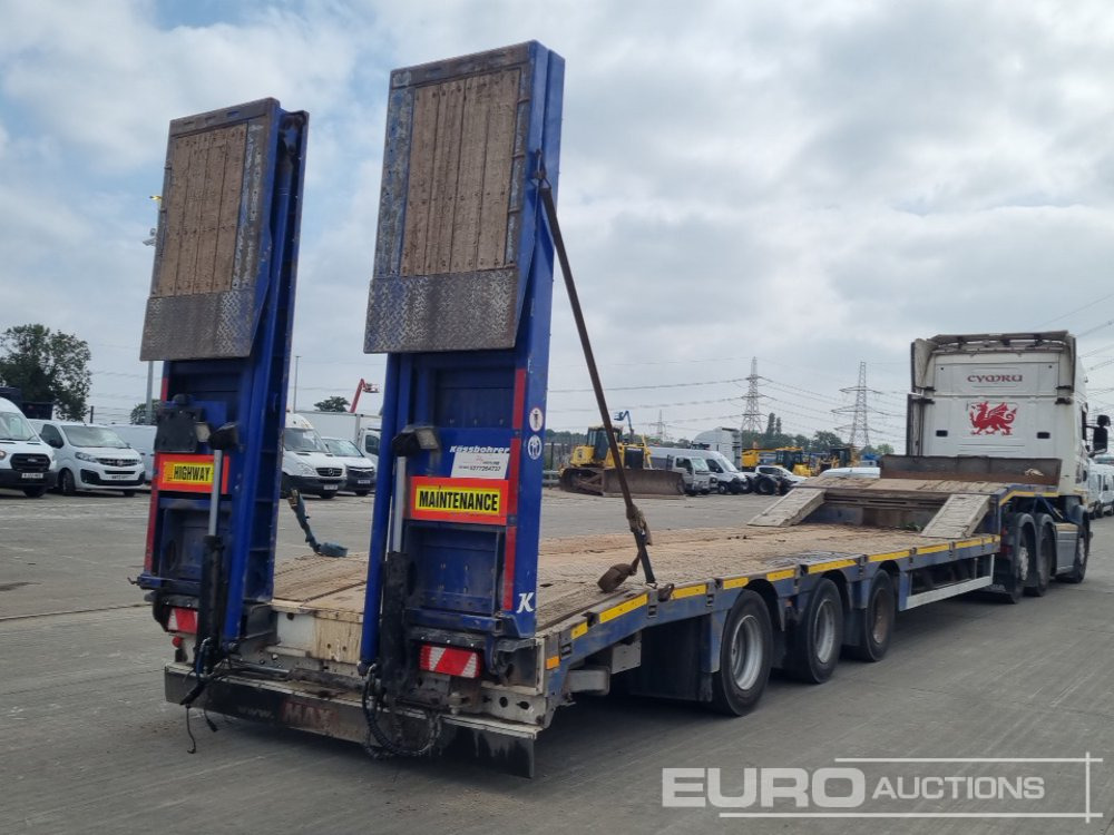 2014 Faymonville Tri Axle Step Frame Low Load Trailer, Neck Ramps, Hydraulic Flip Toe Ramps (Plating Certificate Available) - Semirremolque góndola rebajadas: foto 5 2014 Faymonville Tri Axle Step Frame Low Load Trailer, Neck Ramps, Hydraulic Flip Toe Ramps (Plating Certificate Available) - Semirremolque góndola rebajadas: foto 5