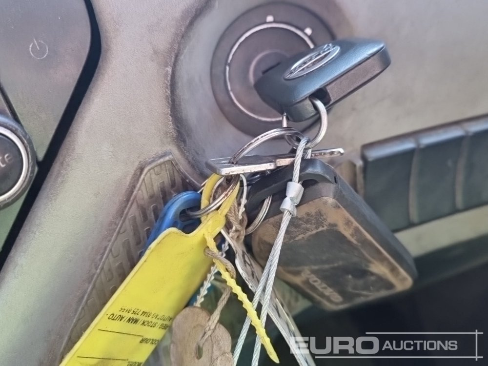 Camión multibasculante 2014 Volvo FM370: foto 41