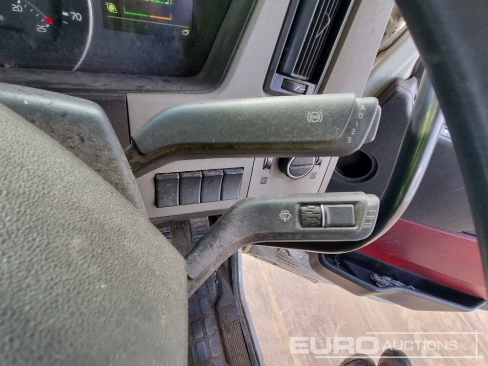 Camión multibasculante 2014 Volvo FM370: foto 50