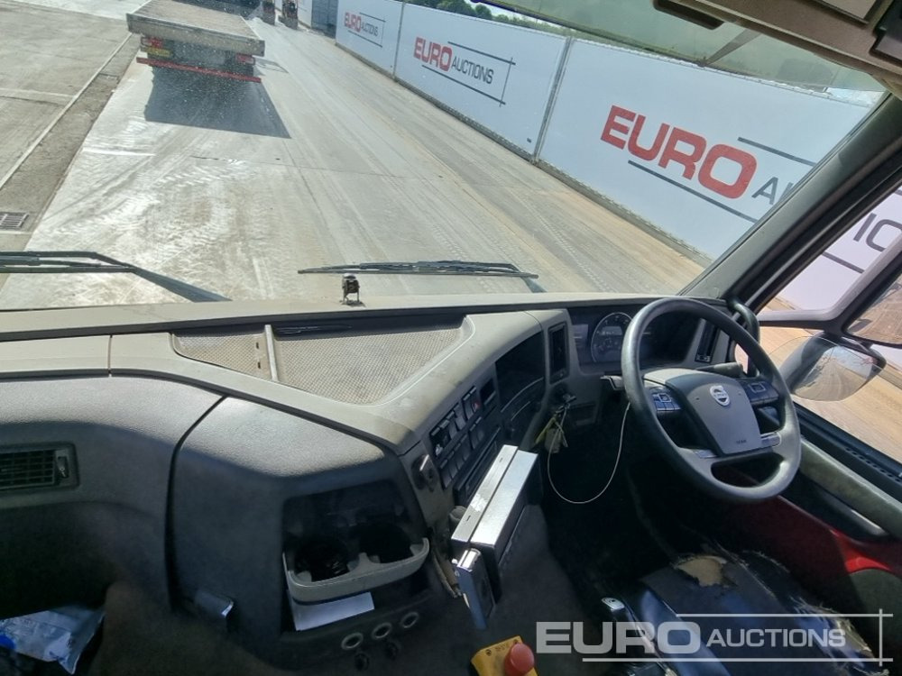 Camión multibasculante 2014 Volvo FM370: foto 35