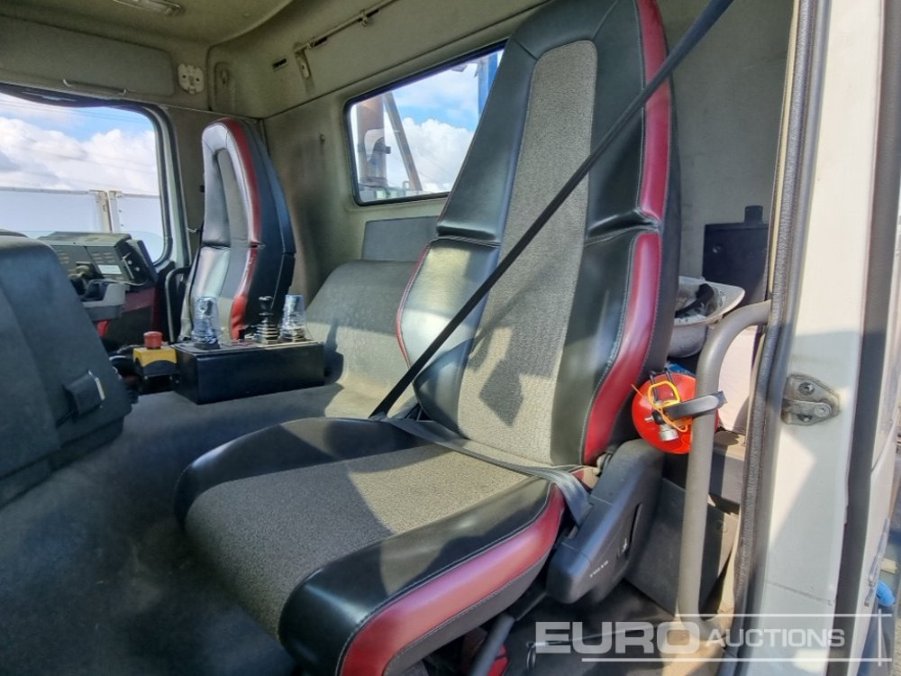 Camión multibasculante 2014 Volvo FM370: foto 34