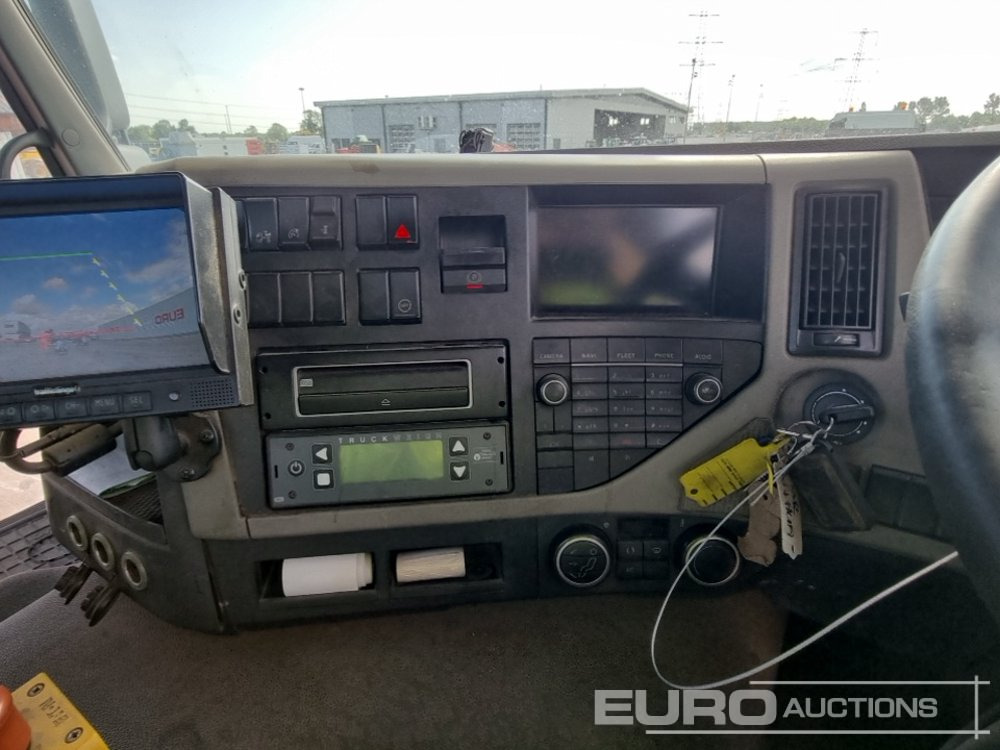 Camión multibasculante 2014 Volvo FM370: foto 40