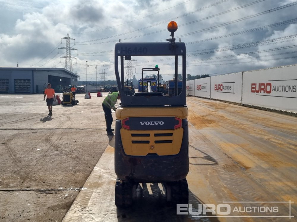 2015 Volvo EC15C - Miniexcavadora: foto 4 2015 Volvo EC15C - Miniexcavadora: foto 4