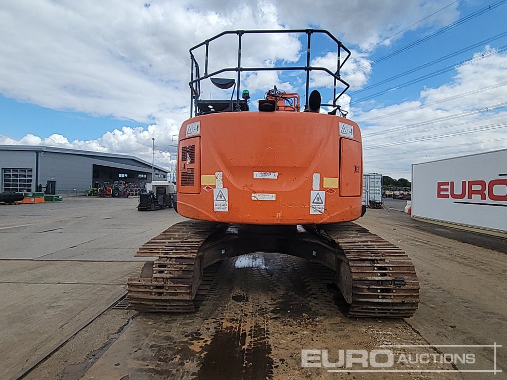 2016 Hitachi ZX225USLC-5B - Excavadora de cadenas: foto 4 2016 Hitachi ZX225USLC-5B - Excavadora de cadenas: foto 4