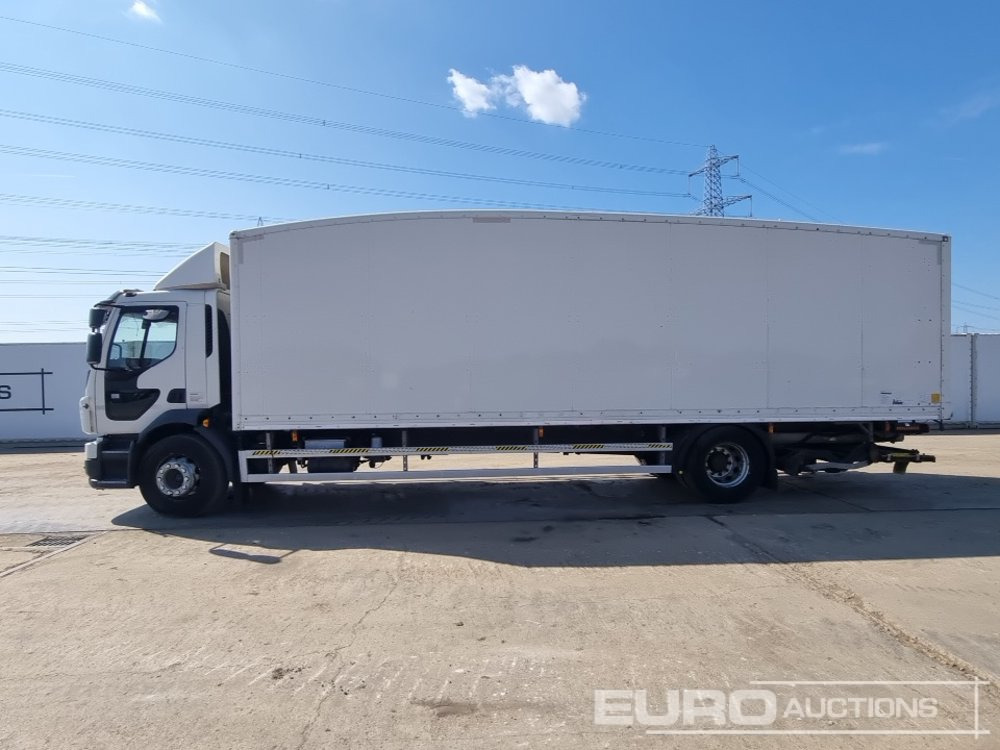 2016 Volvo FL818 - Camión caja cerrada: foto 2 2016 Volvo FL818 - Camión caja cerrada: foto 2