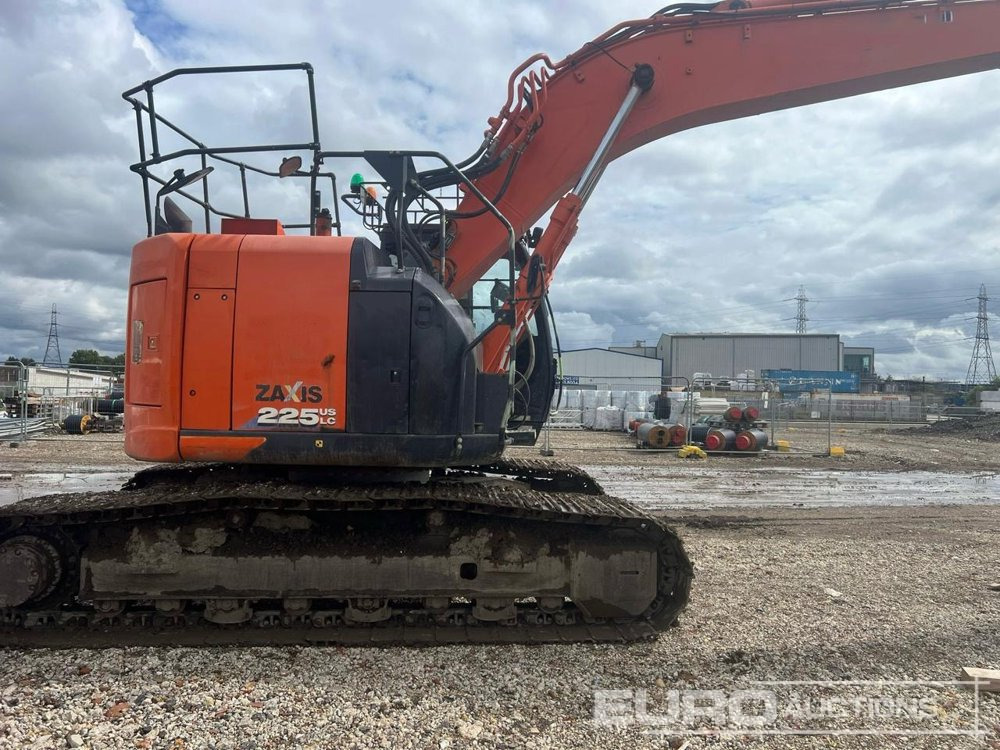 2017 Hitachi ZX225USLC-6 - Excavadora de cadenas: foto 3 2017 Hitachi ZX225USLC-6 - Excavadora de cadenas: foto 3