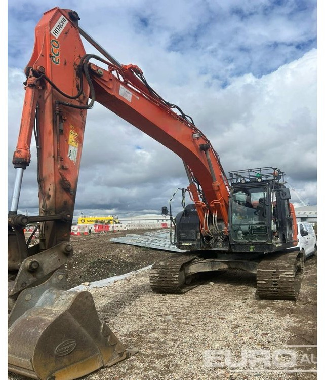 2017 Hitachi ZX225USLC-6 - Excavadora de cadenas: foto 1 2017 Hitachi ZX225USLC-6 - Excavadora de cadenas: foto 1