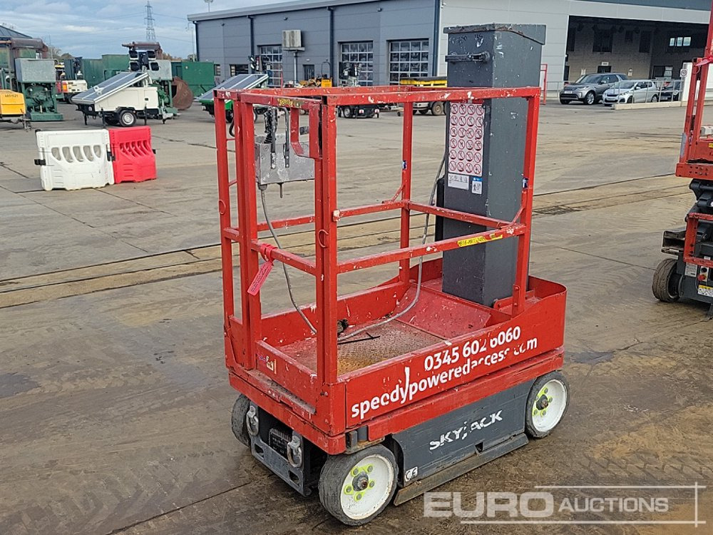 2017 SkyJack SJ12 - Plataforma de mástil vertical: foto 5 2017 SkyJack SJ12 - Plataforma de mástil vertical: foto 5