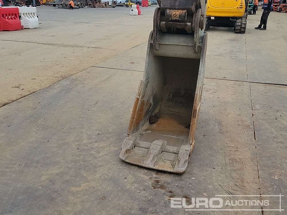 Excavadora de cadenas 2019 Hitachi ZX225USLC-6: foto 17