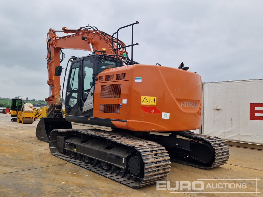 2020 Hitachi ZX225USRLC-6 - Excavadora de cadenas: foto 3 2020 Hitachi ZX225USRLC-6 - Excavadora de cadenas: foto 3