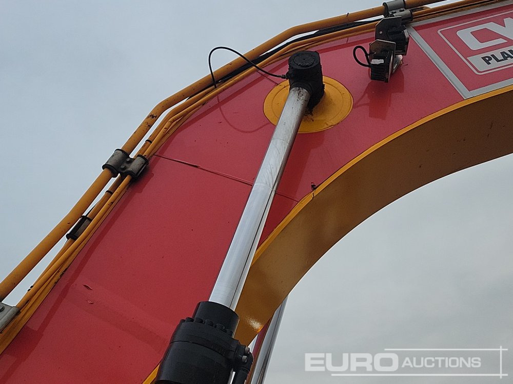 Excavadora de cadenas 2020 JCB 220X L 4F: foto 18