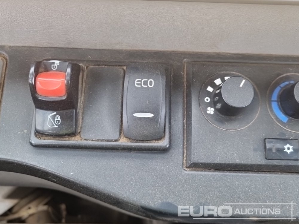 Miniexcavadora 2021 Volvo ECR88D: foto 43