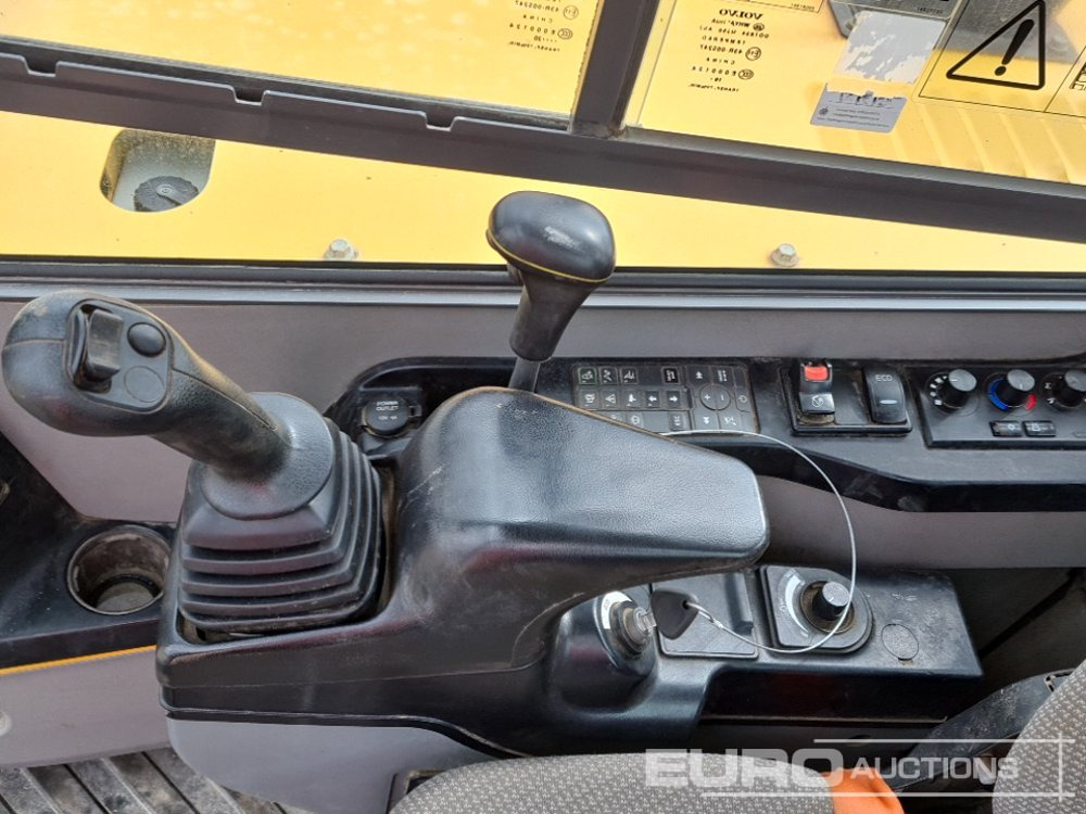 Miniexcavadora 2021 Volvo ECR88D: foto 33