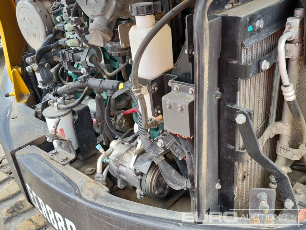 Miniexcavadora 2021 Volvo ECR88D: foto 26