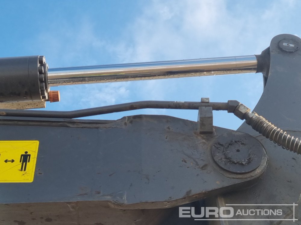 Miniexcavadora 2022 Volvo ECR88D: foto 19