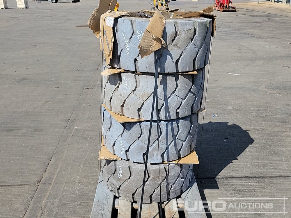 28x12x22 Tyre & Rim (4 of) - Neumático: foto 2 28x12x22 Tyre & Rim (4 of) - Neumático: foto 2