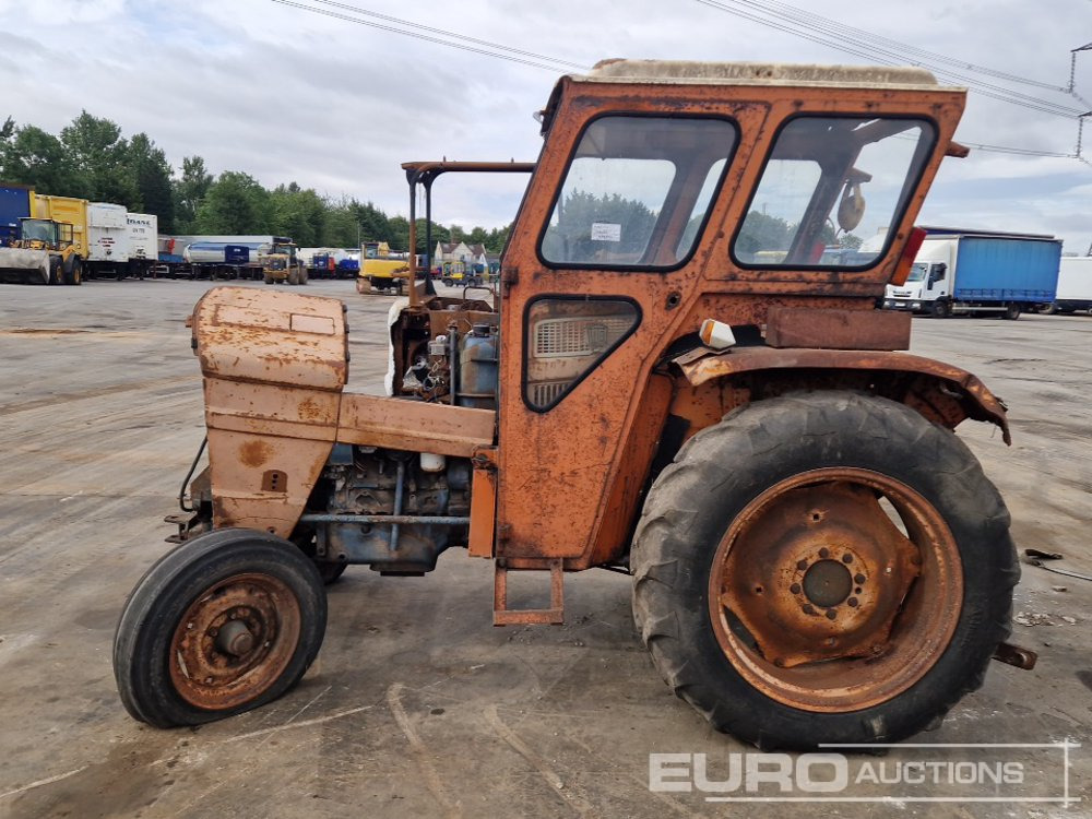 2WD Tractor (Parts Missing) - Tractor: foto 2 2WD Tractor (Parts Missing) - Tractor: foto 2