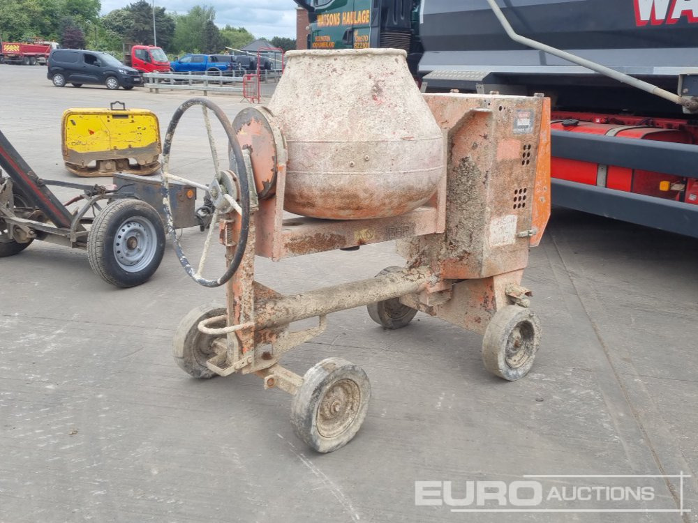 Altrad Diesel Cement Mixer, Yanmar Engine (Spares) - Hormigonera: foto 1 Altrad Diesel Cement Mixer, Yanmar Engine (Spares) - Hormigonera: foto 1
