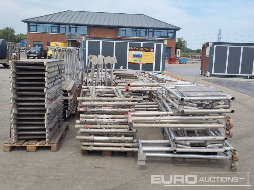 Bundle of Folding Aluminium Scaffolding (5 of), Bundle of Folding Fiberglass Scaffolding, Bundle of Aluminium Scaffolding (3 of), Aluminium Staging Boards (3 of) - Equipo de construcción: foto 2 Bundle of Folding Aluminium Scaffolding (5 of), Bundle of Folding Fiberglass Scaffolding, Bundle of Aluminium Scaffolding (3 of), Aluminium Staging Boards (3 of) - Equipo de construcción: foto 2