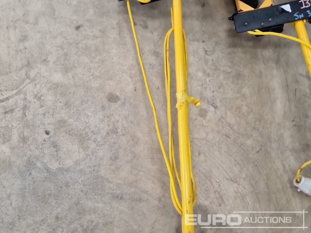 Equipo de construcción Defender 110 Volt  Tripod Work Light (2 of): foto 10