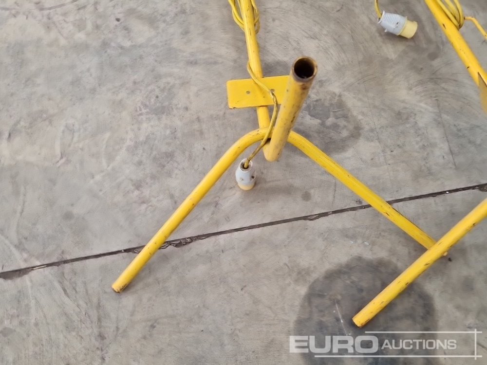 Equipo de construcción Defender 110 Volt  Tripod Work Light (2 of): foto 11