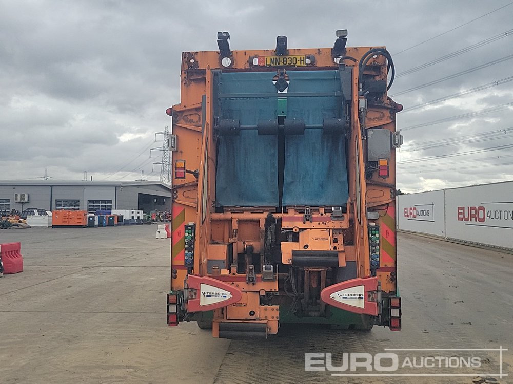 Dennis 6x2 Mid Lift Refuse Lorry, 360 Camera, Automatic Gearbox - Camión de basura: foto 4 Dennis 6x2 Mid Lift Refuse Lorry, 360 Camera, Automatic Gearbox - Camión de basura: foto 4