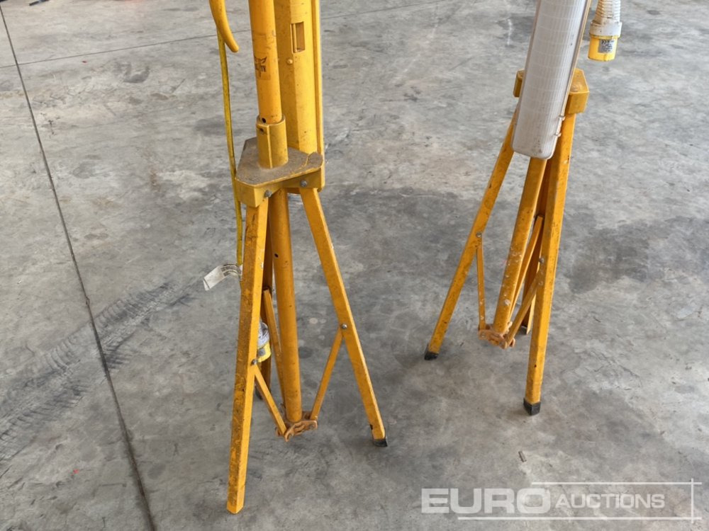 Equipo de construcción Elite 110 Volt LED Tripod Work Light (2 of): foto 8