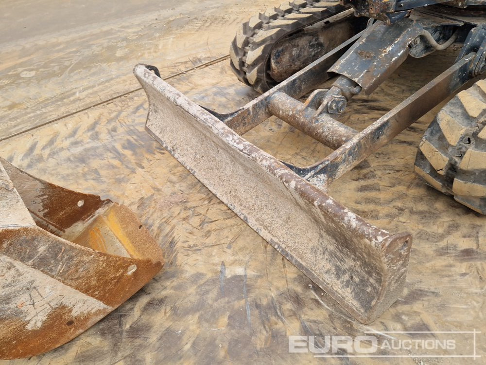 Miniexcavadora Hitachi ZX30 CLR: foto 17