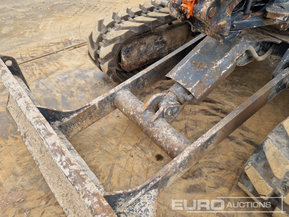 Miniexcavadora Hitachi ZX30 CLR: foto 18