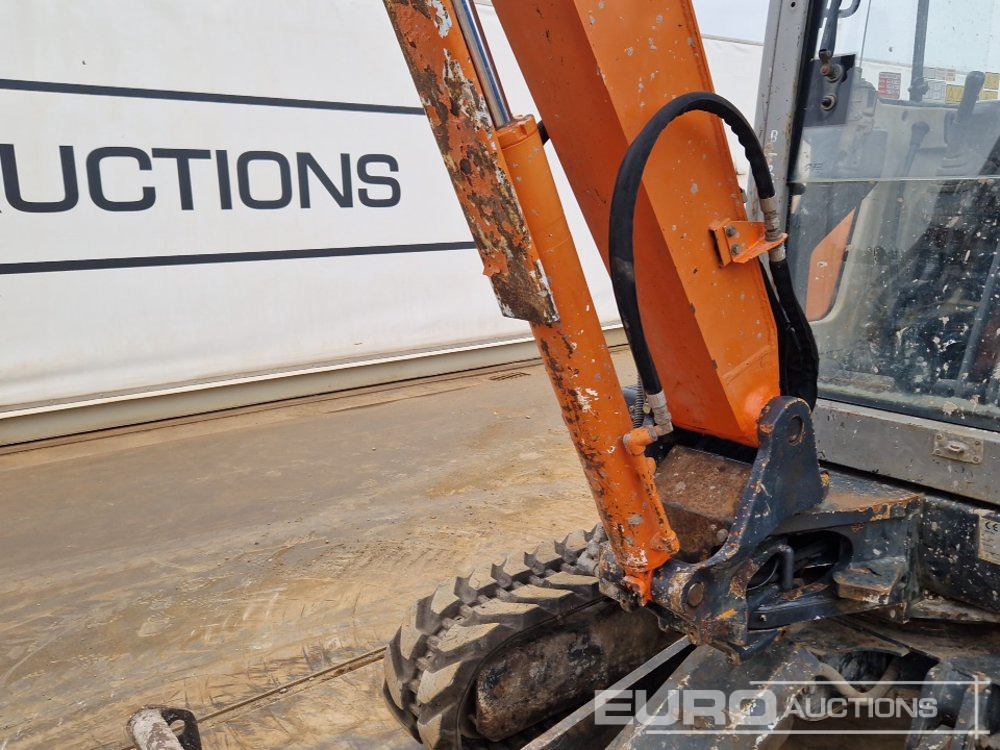 Miniexcavadora Hitachi ZX30 CLR: foto 16