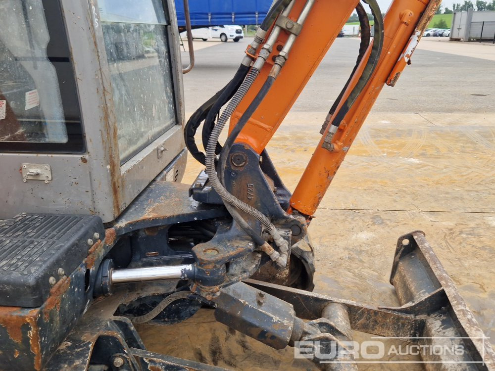 Miniexcavadora Hitachi ZX30 CLR: foto 28