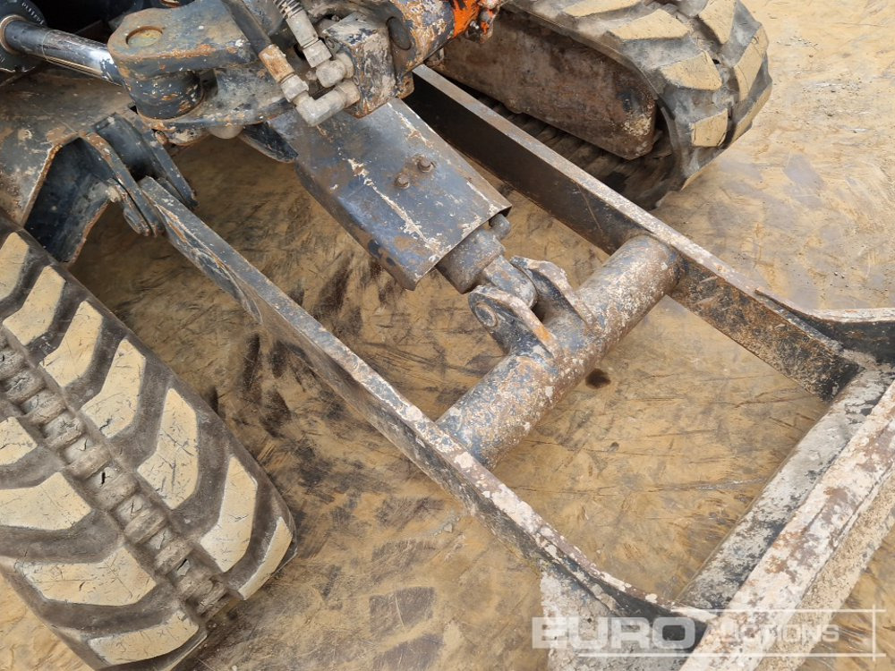 Miniexcavadora Hitachi ZX30 CLR: foto 27